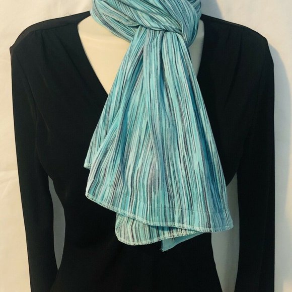 Champion Women's Lightweight Snap Scarf - Picture 5 of 10